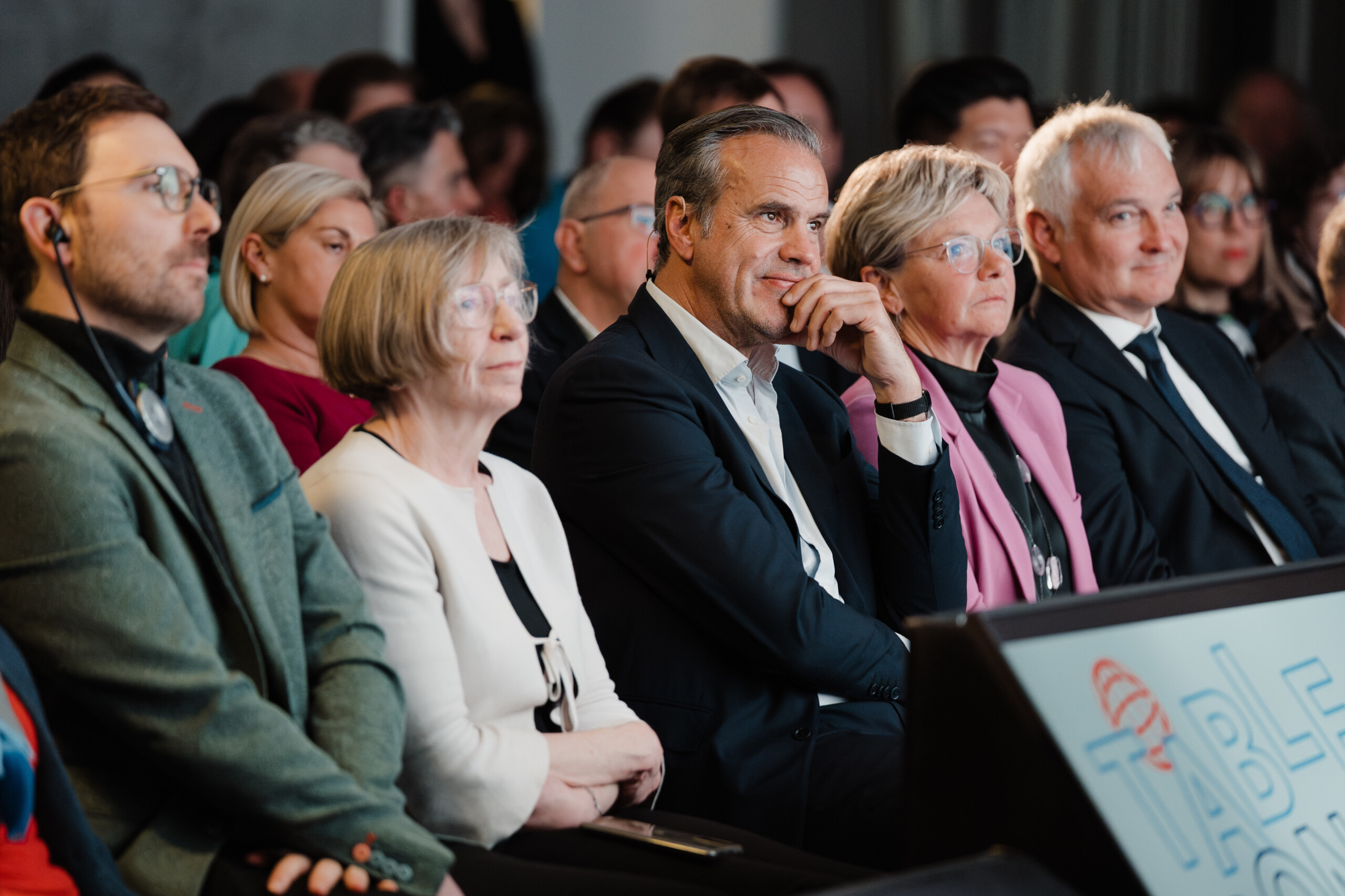 De g. à dr.: Thomas Segrétain, directeur du Centre européen des consommateurs Luxembourg ; Marie-Josée Ries, Direction de la protection des consommateurs ; Christian Baudis ; Martine Hansen, ministre de la Protection des consommateurs ; Marc Fischer, Direction de la protection des consommateurs (crédit: Marion Dessard)