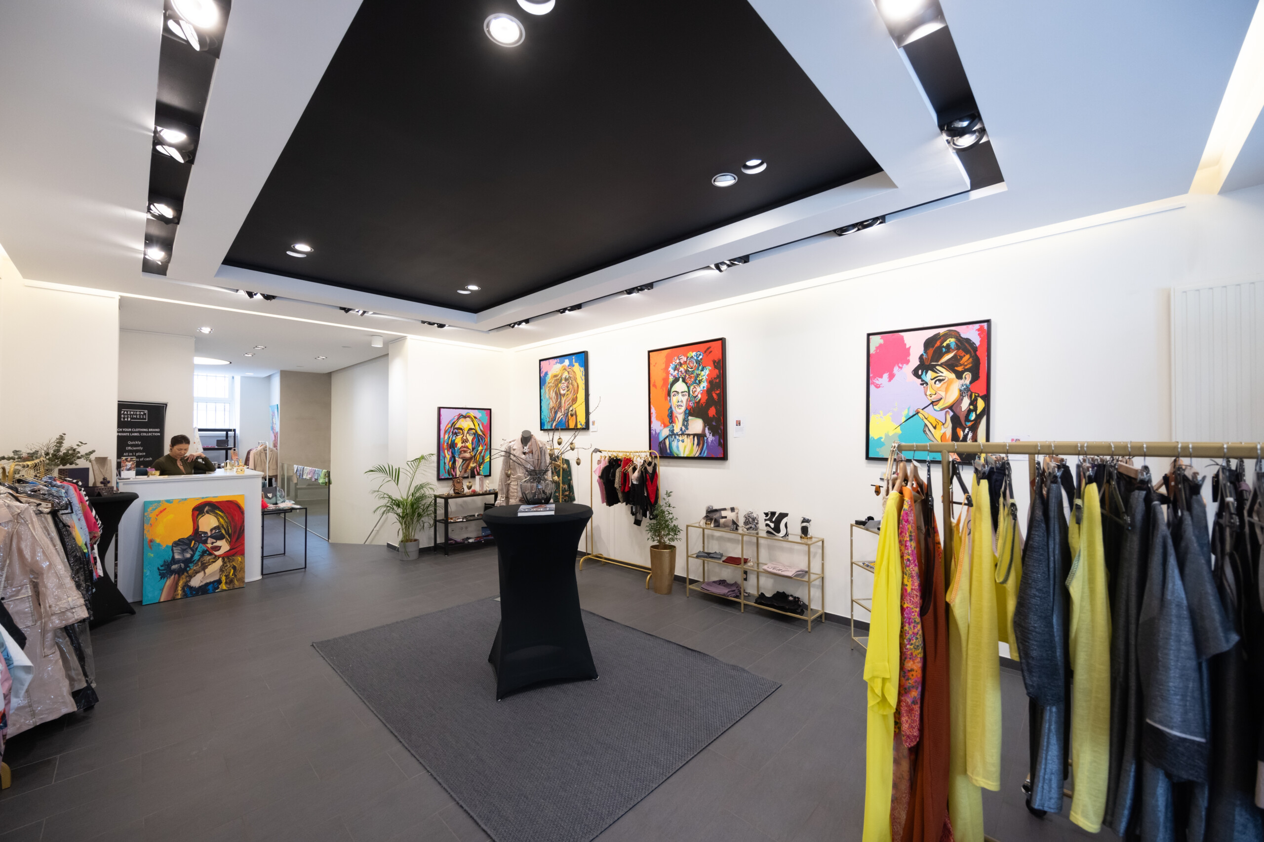 La boutique No Rainer vise une installation durable  (crédit : Laurent Antonelli / Agence Blitz).