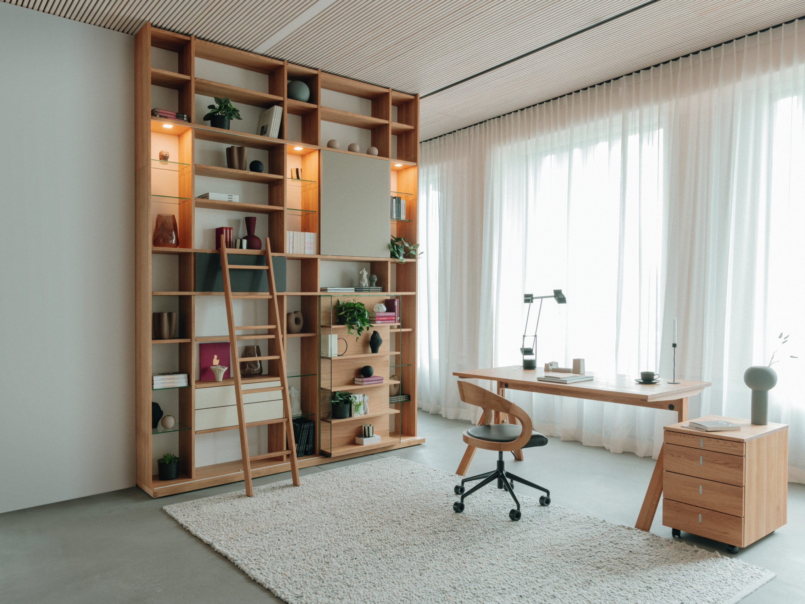 Le mobilier Team 7 est conçu sur mesure dans un choix de bois issus de forêts gérées durablement (crédit : Team 7)