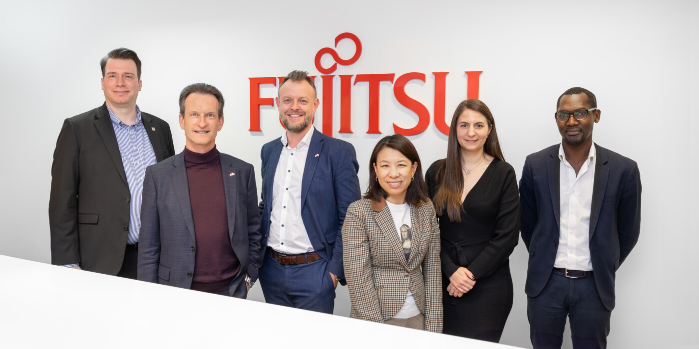 (De g. à dr.) Daniel Meyer, service director, Fujitsu Luxembourg ; Carlo Thelen, directeur général de la Chambre de Commerce ; Cédric Jadoul, managing director, Fujitsu Luxembourg ; Shi Na, International Affairs advisor, Chambre de Commerce ; Laura Mathieu ; head of Digital & Sustainability, Fujitsu Luxembourg et Moussa Ouedraogo, head of Cybersecurity, Fujitsu Luxembourg.